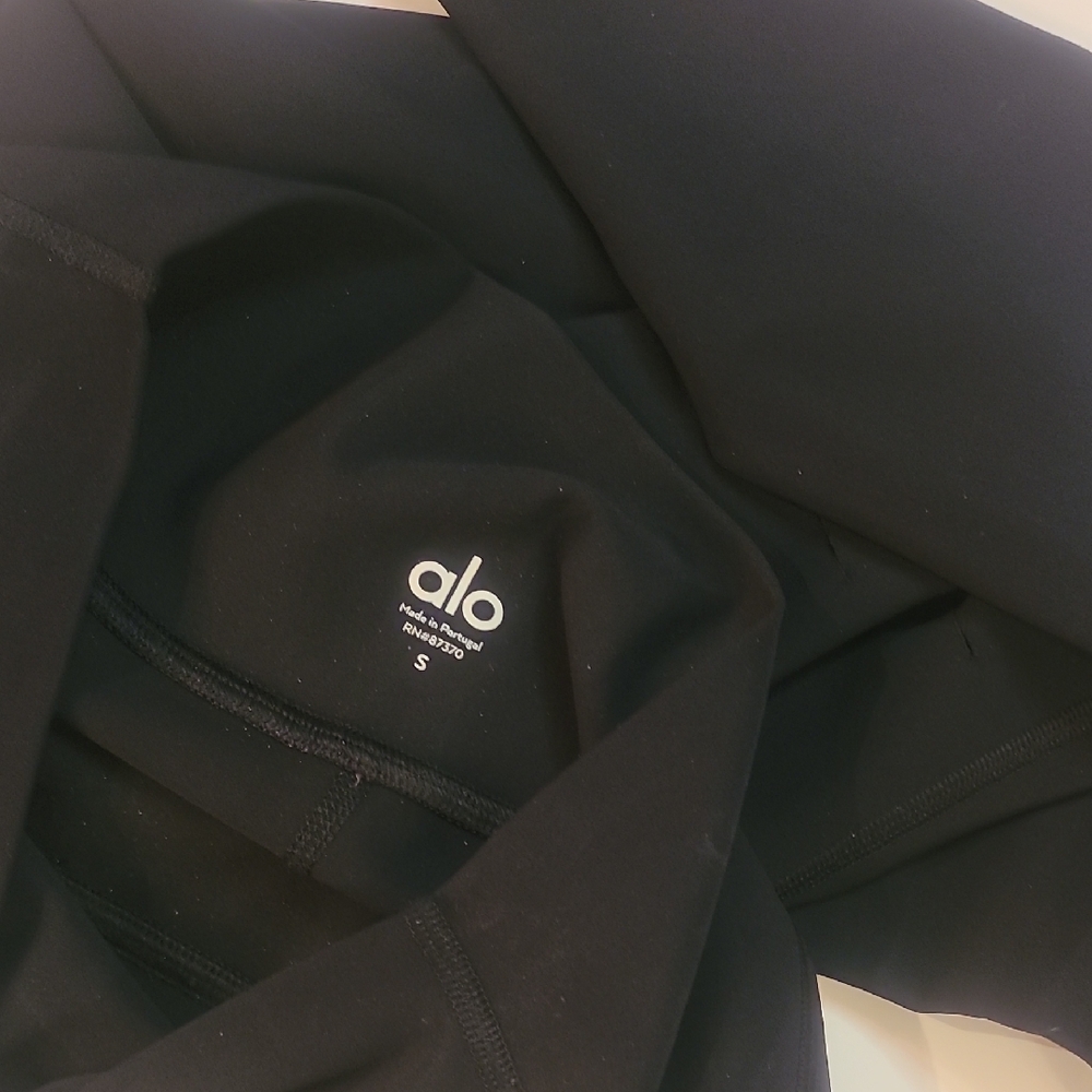#316 ALO Yoga Distressed Black Leggings B1421 - Picture 7 of 7